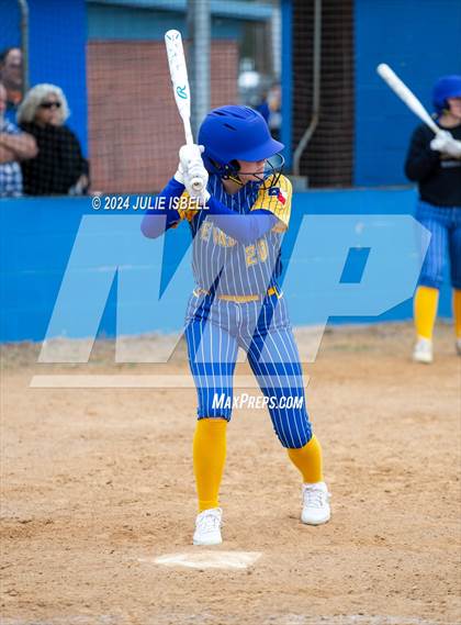 Thumbnail 3 in West Orange Stark vs Evadale @ Evadale Tournament  photogallery.