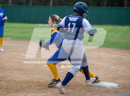 Thumbnail 3 in West Orange Stark vs Evadale @ Evadale Tournament  photogallery.