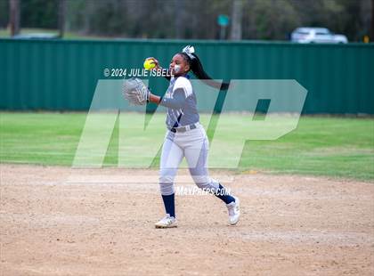 Thumbnail 3 in West Orange Stark vs Evadale @ Evadale Tournament  photogallery.