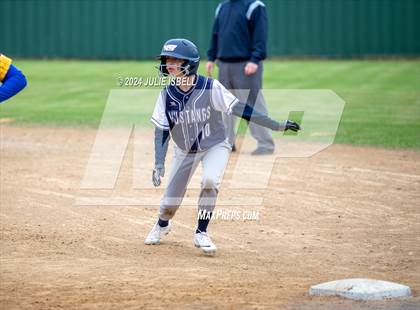 Thumbnail 3 in West Orange Stark vs Evadale @ Evadale Tournament  photogallery.