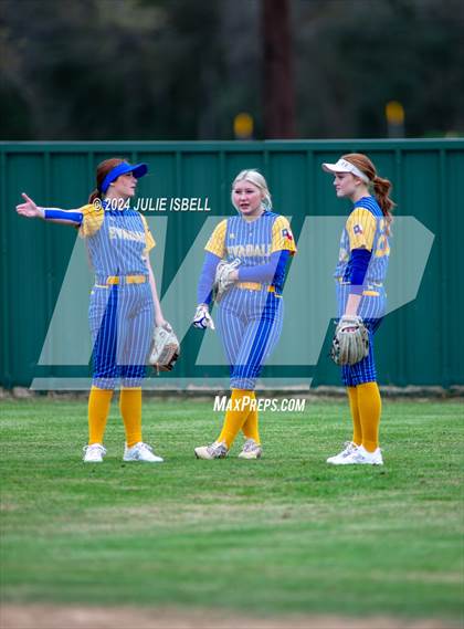 Thumbnail 2 in West Orange Stark vs Evadale @ Evadale Tournament  photogallery.