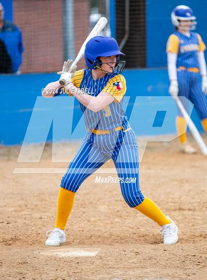 Thumbnail 3 in West Orange Stark vs Evadale @ Evadale Tournament  photogallery.