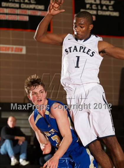 Thumbnail 2 in Staples Vs. Newtown (Ridgefield Holiday Tournament Consolation) photogallery.