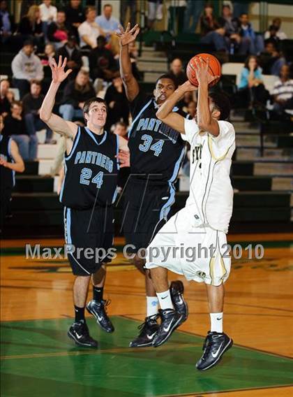 Thumbnail 3 in Fayette County vs Starr's Mill (GA Region 5AAAA Playoffs) photogallery.