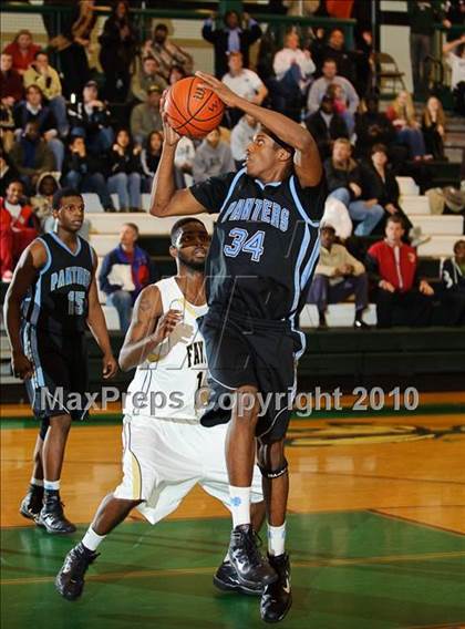 Thumbnail 2 in Fayette County vs Starr's Mill (GA Region 5AAAA Playoffs) photogallery.