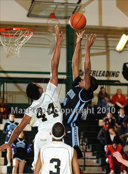 Thumbnail 1 in Fayette County vs Starr's Mill (GA Region 5AAAA Playoffs) photogallery.