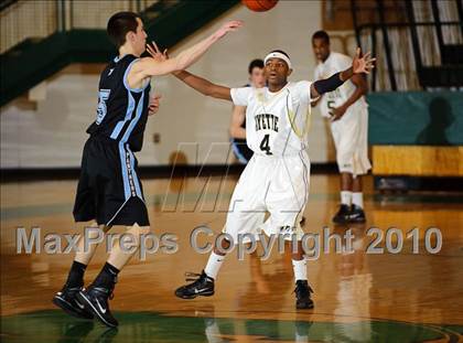Thumbnail 2 in Fayette County vs Starr's Mill (GA Region 5AAAA Playoffs) photogallery.