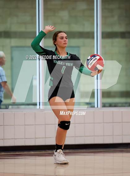 Thumbnail 1 in Pottsboro vs. Valley View photogallery.