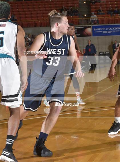 Thumbnail 1 in Sheldon vs. West (CIF SJS D1 Semifinal) photogallery.