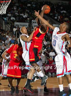 Thumbnail 1 in Madison vs. Oak Hill Academy (Houston vs the Nation Tournament) photogallery.