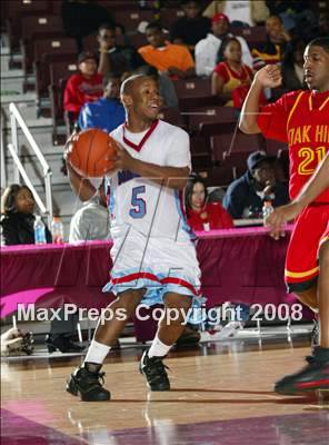 Thumbnail 3 in Madison vs. Oak Hill Academy (Houston vs the Nation Tournament) photogallery.