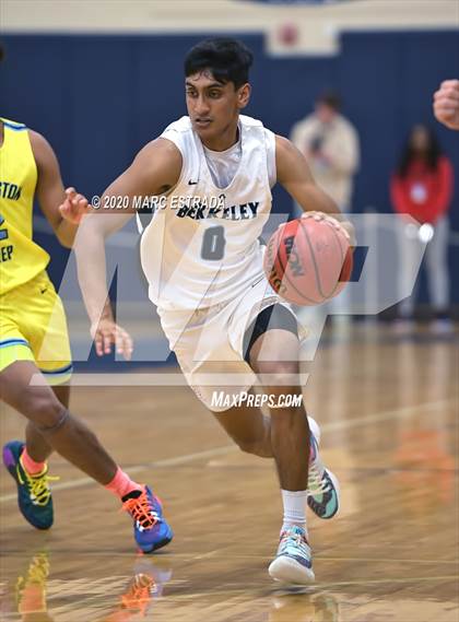 Thumbnail 3 in Berkeley Prep vs Huntington Prep ( National Hoop Fest Tournament) photogallery.