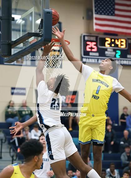 Thumbnail 2 in Berkeley Prep vs Huntington Prep ( National Hoop Fest Tournament) photogallery.