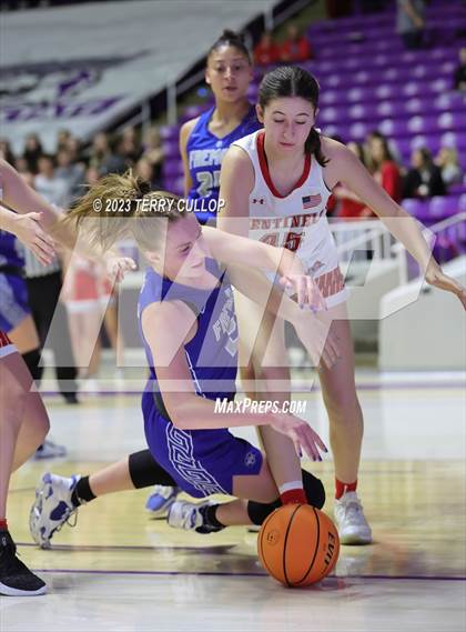 Thumbnail 3 in Fremont vs. Mountain Ridge (UHSAA 6A Quarterfinal) photogallery.