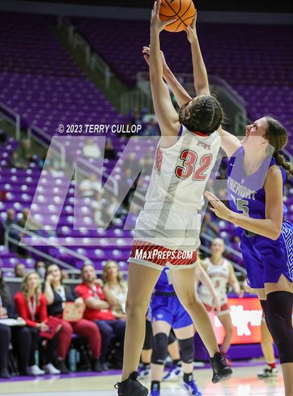 Thumbnail 2 in Fremont vs. Mountain Ridge (UHSAA 6A Quarterfinal) photogallery.