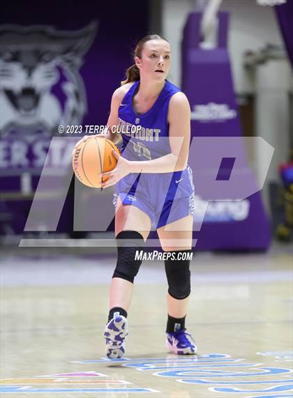 Thumbnail 2 in Fremont vs. Mountain Ridge (UHSAA 6A Quarterfinal) photogallery.