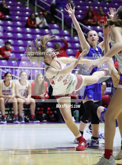 Thumbnail 2 in Fremont vs. Mountain Ridge (UHSAA 6A Quarterfinal) photogallery.