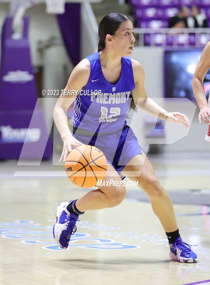 Thumbnail 3 in Fremont vs. Mountain Ridge (UHSAA 6A Quarterfinal) photogallery.