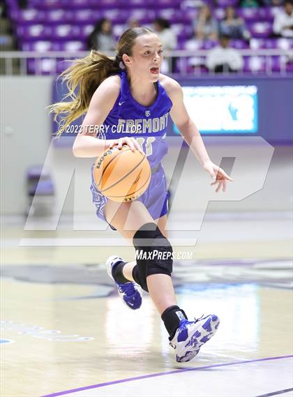 Thumbnail 2 in Fremont vs. Mountain Ridge (UHSAA 6A Quarterfinal) photogallery.