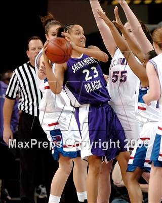 Thumbnail 3 in Sacramento vs. St. Ignatius (CIF NorCal D3 Final) photogallery.