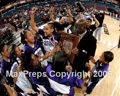 Thumbnail 1 in Sacramento vs. St. Ignatius (CIF NorCal D3 Final) photogallery.