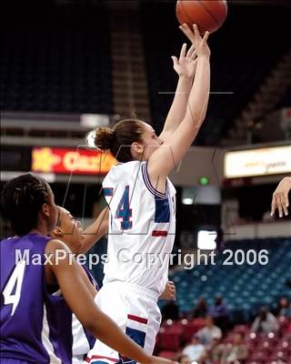 Thumbnail 2 in Sacramento vs. St. Ignatius (CIF NorCal D3 Final) photogallery.