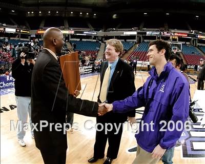 Thumbnail 3 in Sacramento vs. St. Ignatius (CIF NorCal D3 Final) photogallery.