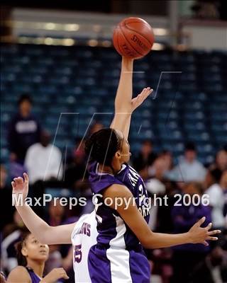 Thumbnail 3 in Sacramento vs. St. Ignatius (CIF NorCal D3 Final) photogallery.