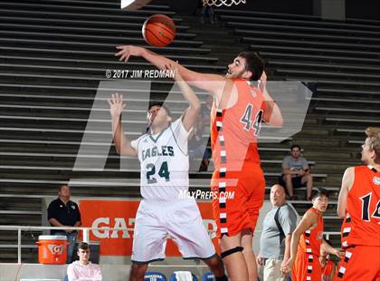 Thumbnail 3 in Pasadena vs. La Porte (McDonald's Texas Invitational) photogallery.
