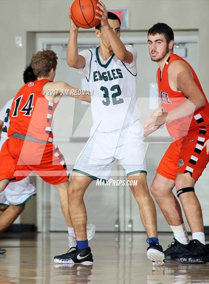 Thumbnail 3 in Pasadena vs. La Porte (McDonald's Texas Invitational) photogallery.