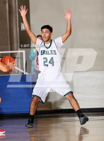 Thumbnail 1 in Pasadena vs. La Porte (McDonald's Texas Invitational) photogallery.