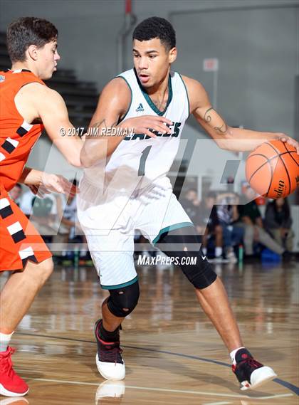 Thumbnail 1 in Pasadena vs. La Porte (McDonald's Texas Invitational) photogallery.
