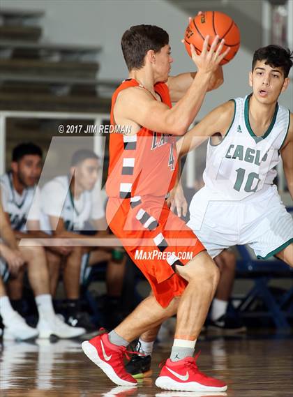 Thumbnail 3 in Pasadena vs. La Porte (McDonald's Texas Invitational) photogallery.