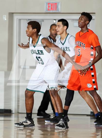 Thumbnail 3 in Pasadena vs. La Porte (McDonald's Texas Invitational) photogallery.
