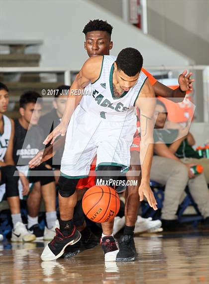Thumbnail 3 in Pasadena vs. La Porte (McDonald's Texas Invitational) photogallery.