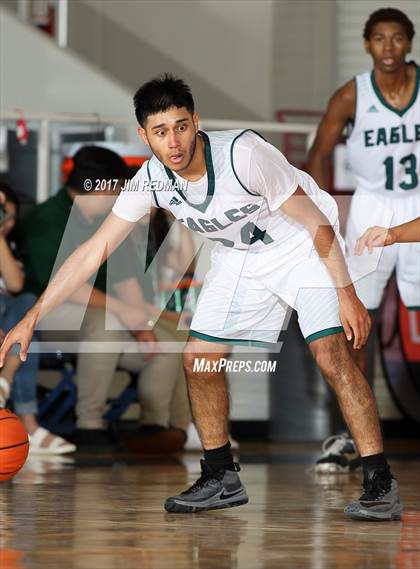 Thumbnail 1 in Pasadena vs. La Porte (McDonald's Texas Invitational) photogallery.