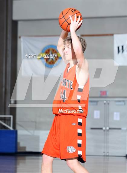 Thumbnail 1 in Pasadena vs. La Porte (McDonald's Texas Invitational) photogallery.