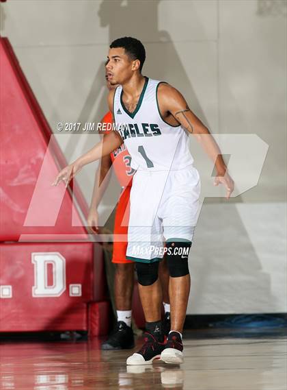 Thumbnail 2 in Pasadena vs. La Porte (McDonald's Texas Invitational) photogallery.