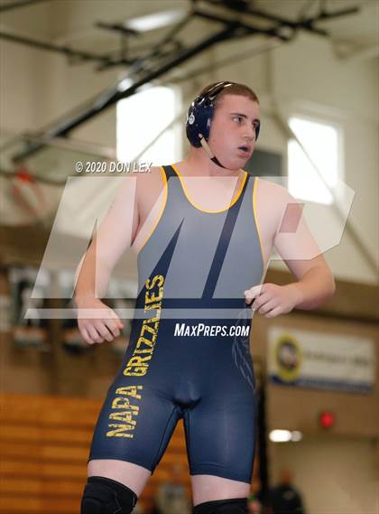 Thumbnail 1 in Lou Encalada Invitational Tournament photogallery.