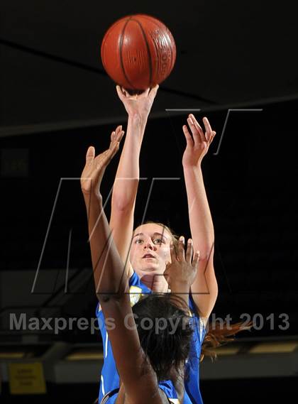 Thumbnail 2 in Agoura vs. Gahr (CIF SS D3AAA Final) photogallery.