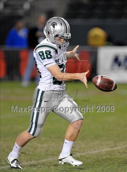 Thumbnail 1 in De La Salle vs. Crenshaw (CIF State Open Division Final) photogallery.