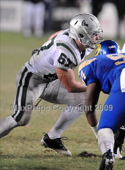 Thumbnail 2 in De La Salle vs. Crenshaw (CIF State Open Division Final) photogallery.