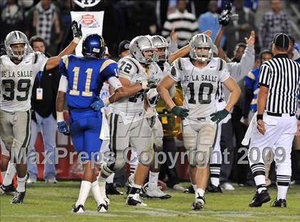 Thumbnail 2 in De La Salle vs. Crenshaw (CIF State Open Division Final) photogallery.