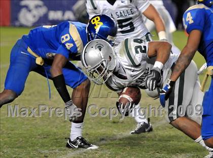 Thumbnail 2 in De La Salle vs. Crenshaw (CIF State Open Division Final) photogallery.
