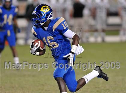 Thumbnail 2 in De La Salle vs. Crenshaw (CIF State Open Division Final) photogallery.