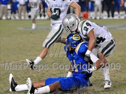 Thumbnail 2 in De La Salle vs. Crenshaw (CIF State Open Division Final) photogallery.