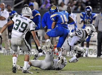 Thumbnail 2 in De La Salle vs. Crenshaw (CIF State Open Division Final) photogallery.