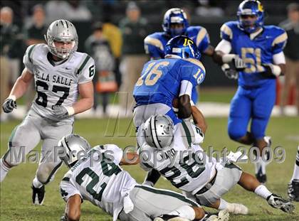 Thumbnail 2 in De La Salle vs. Crenshaw (CIF State Open Division Final) photogallery.