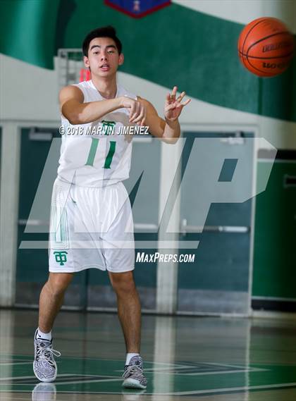 Thumbnail 3 in Calabasas @ Thousand Oaks photogallery.