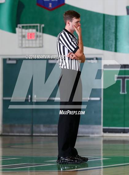 Thumbnail 2 in Calabasas @ Thousand Oaks photogallery.